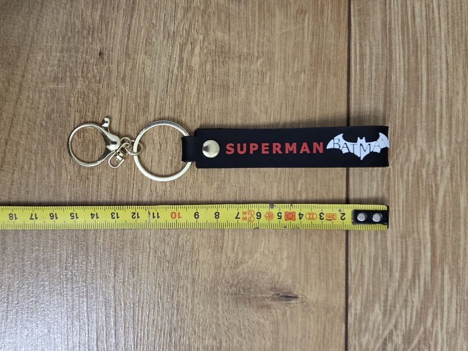 Czarny brelok Superman Batman