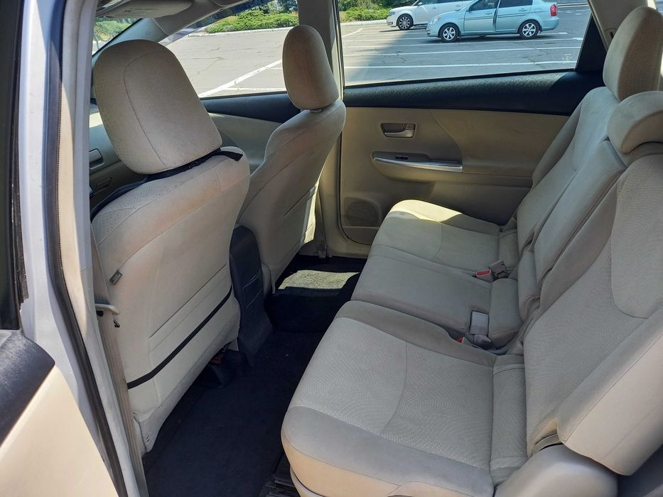 Toyota Prius V универсал 2014