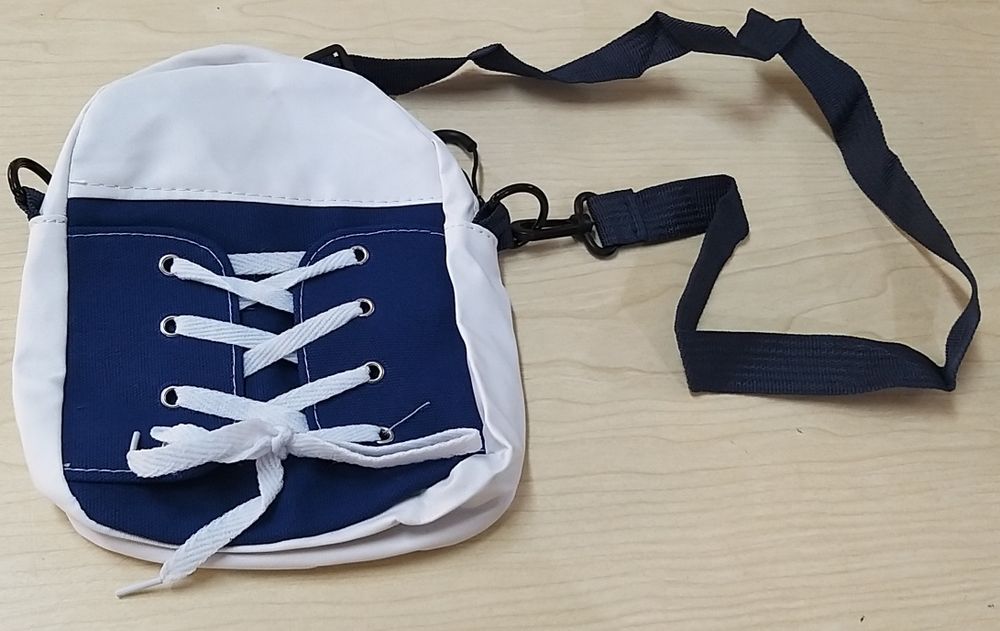 Mala a tiracolo ténis.