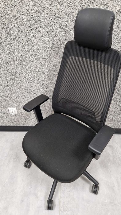 Fotel biurowy obrotowy Elzap Shine z zagłówkiem regulacja siedziska