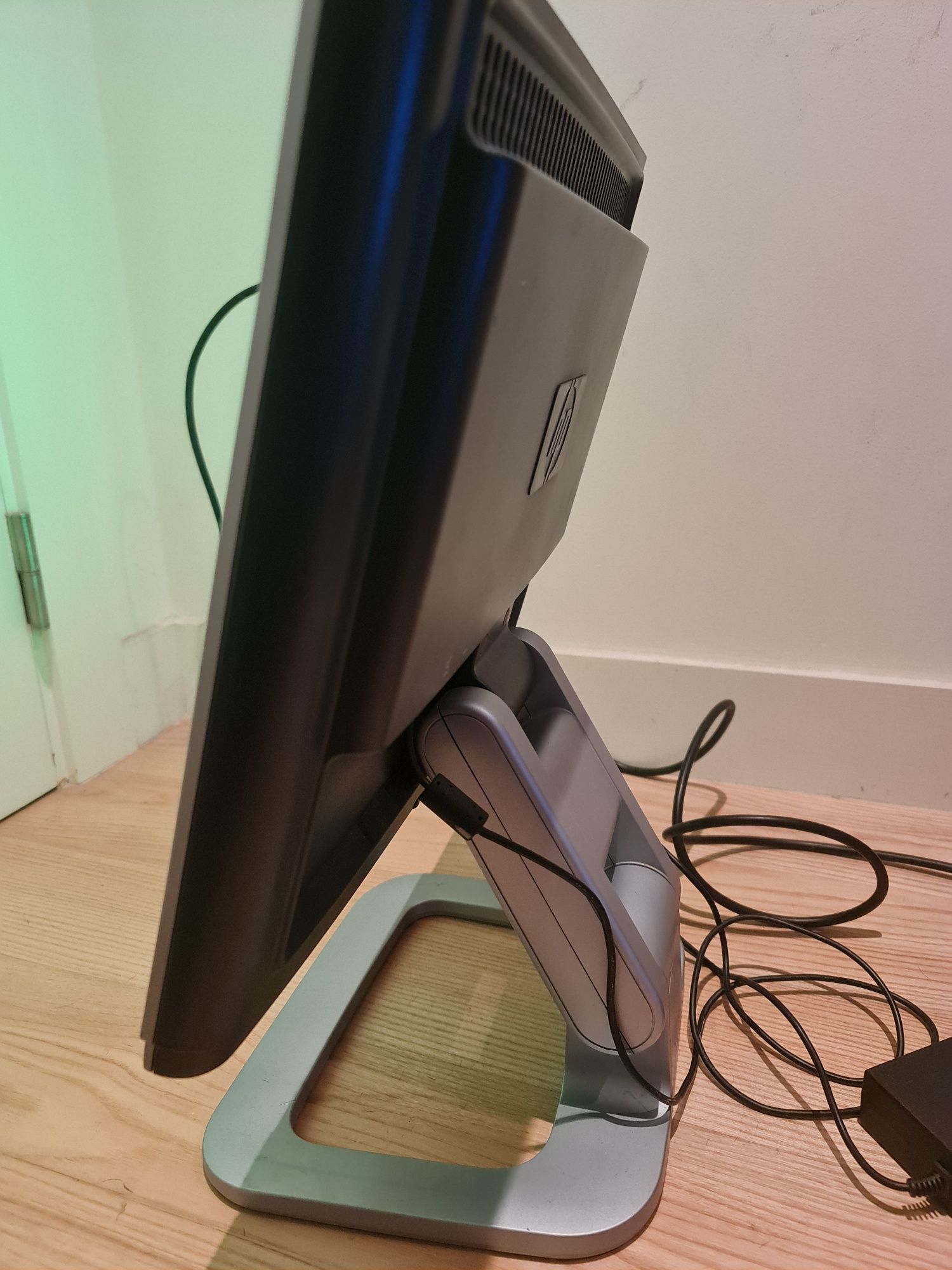 Monitor computador HP pavilion f1703