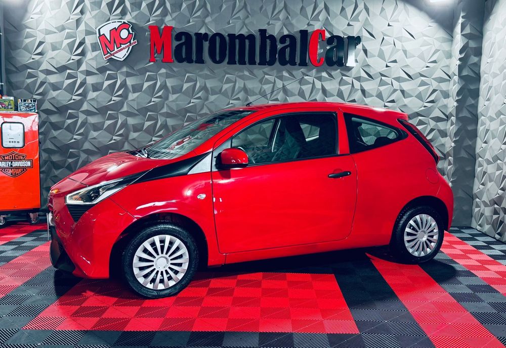 Toyota Aygo 1.0 X-Play Plus