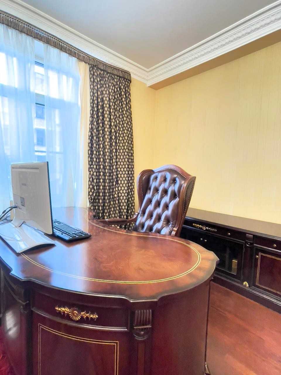 Продаж 5-кімн. квартири 178,9 м², по вул. Круглоуніверситетська, 3-5