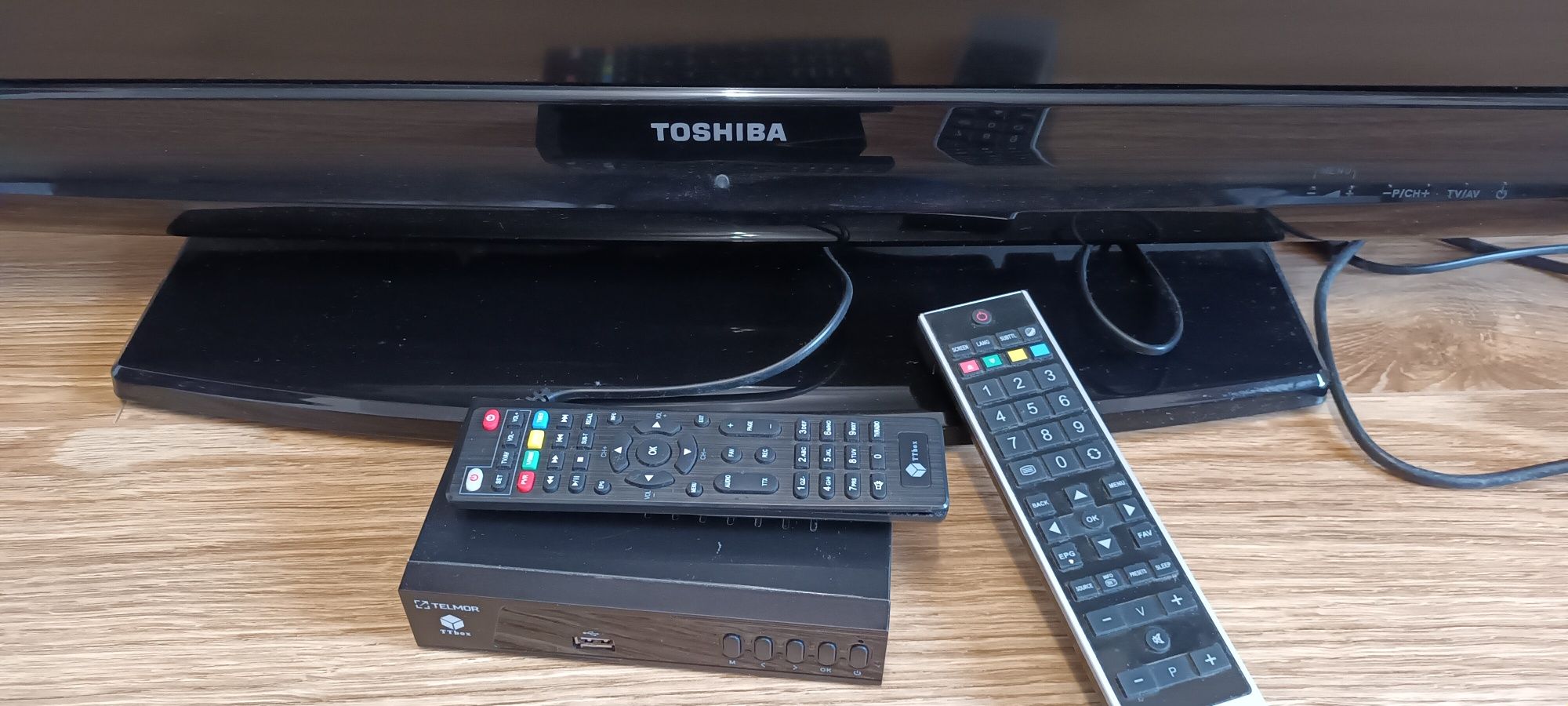 Telewizor Toshiba z dekoderem