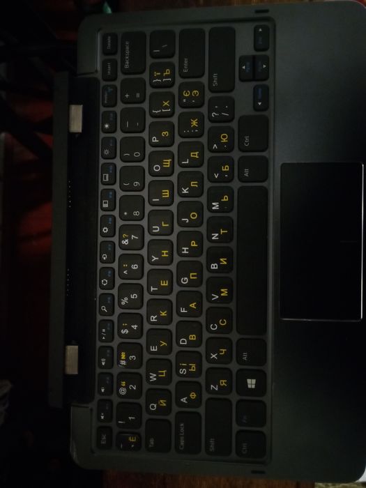 Планшет з додатковою станцією DELL venue 11