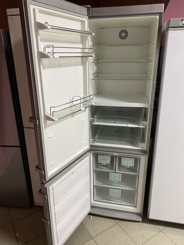 Двухкамерый холодильник LIEBHERR Premium BioFresh NoFrost