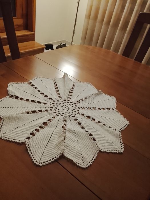 Dois naperons em crochê feitos á mão