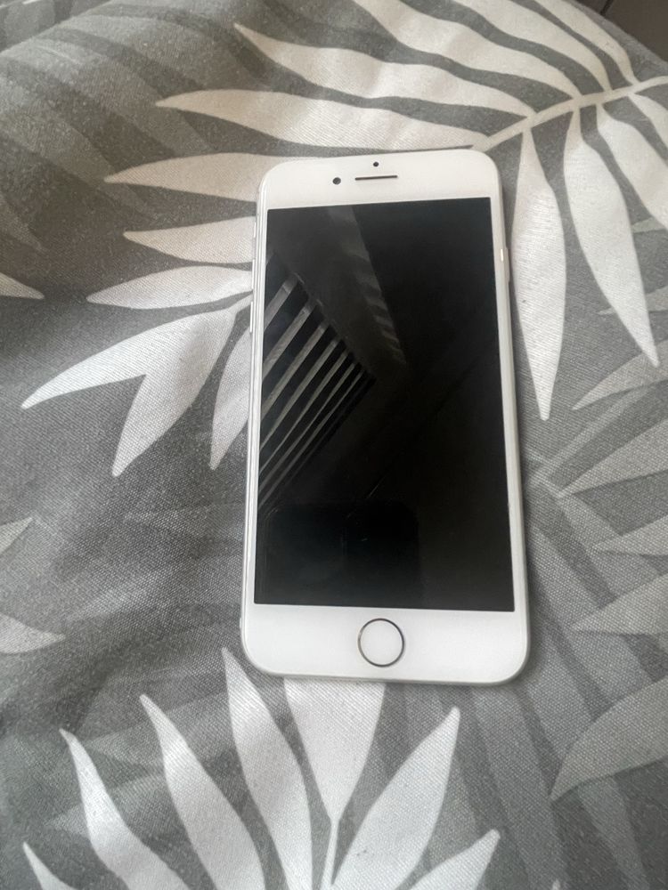 Sprzedam iphone 7 w dobrym stanie krakow