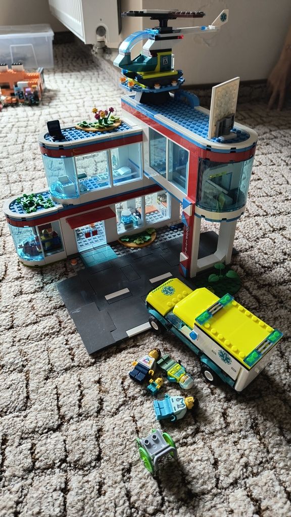 Lego City szpital 60330