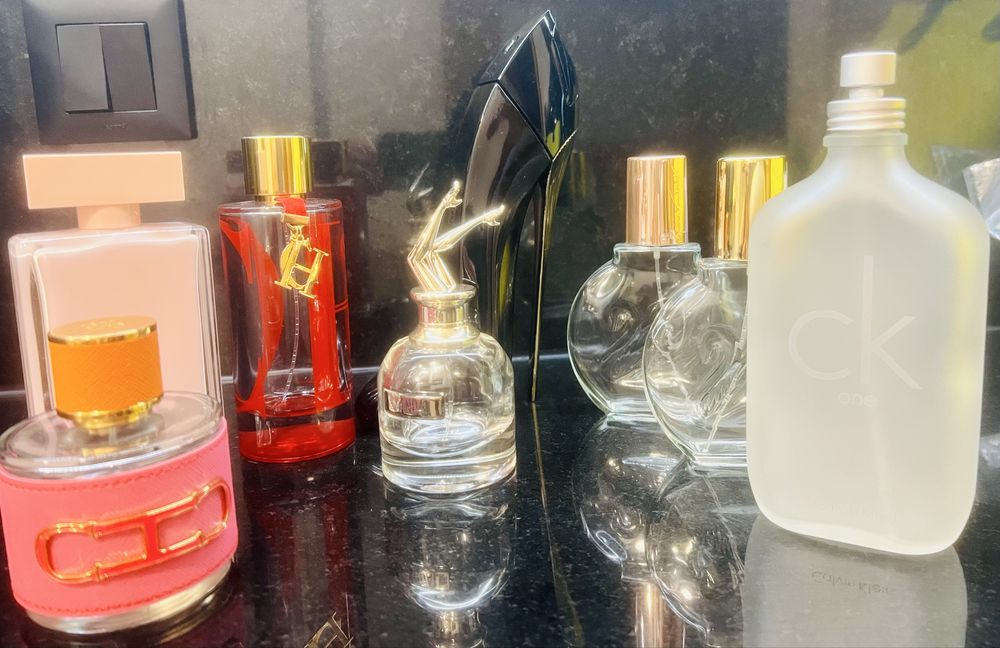 8 frascos de perfume vazios
