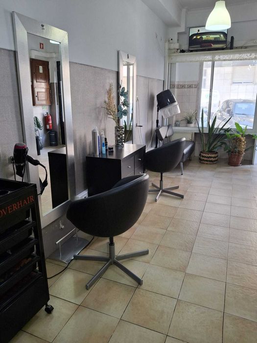 Alugo Cadeira Cabeleireiro e/ou Ganinete