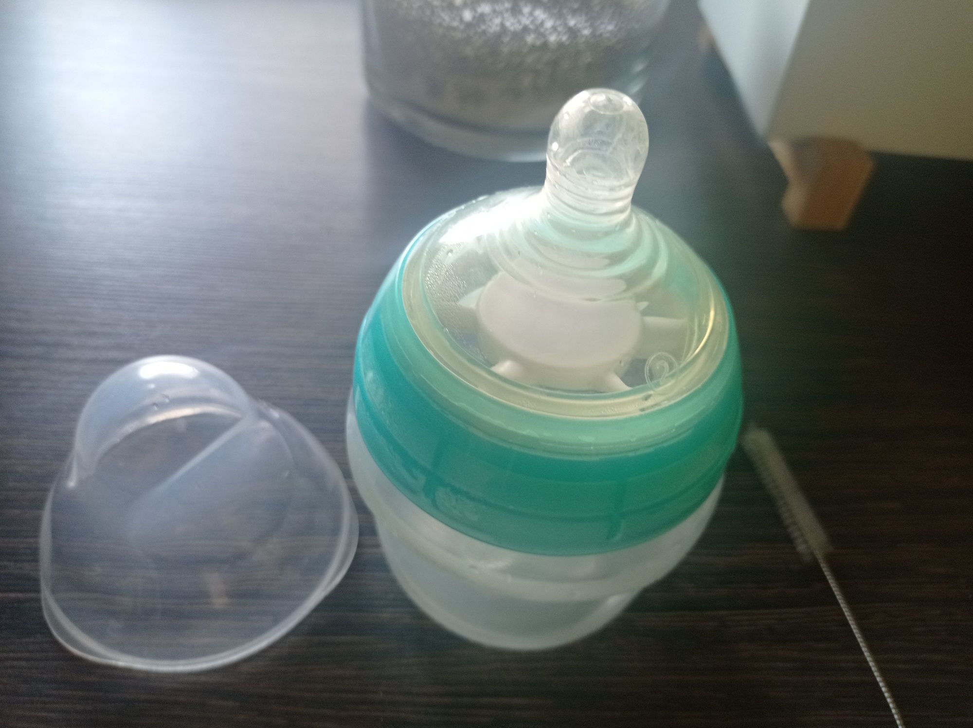 Butelka + smoczek 2 Tomme Tippee antykolkowa
