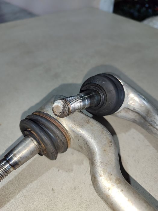 Ричаг BMW E39 Передній Нижній прямий Нижний прямой ричаги підвіски