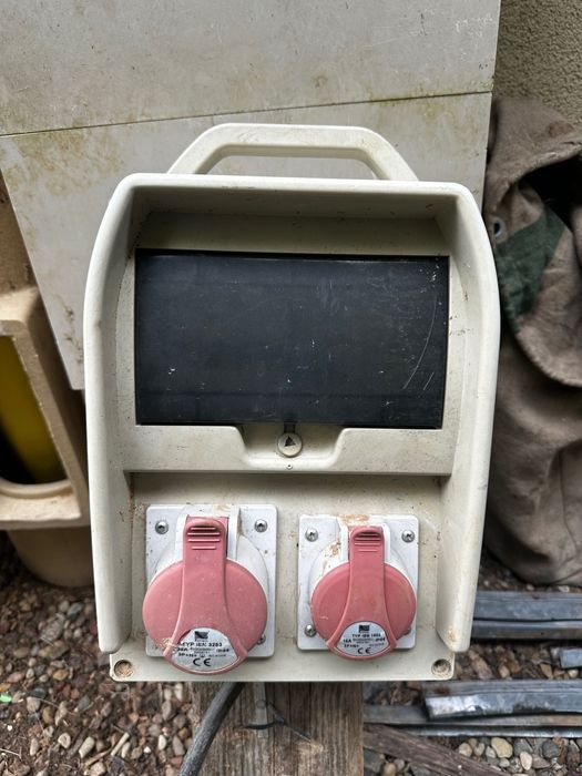 Skrzynki elektryczne budowlane - komplet