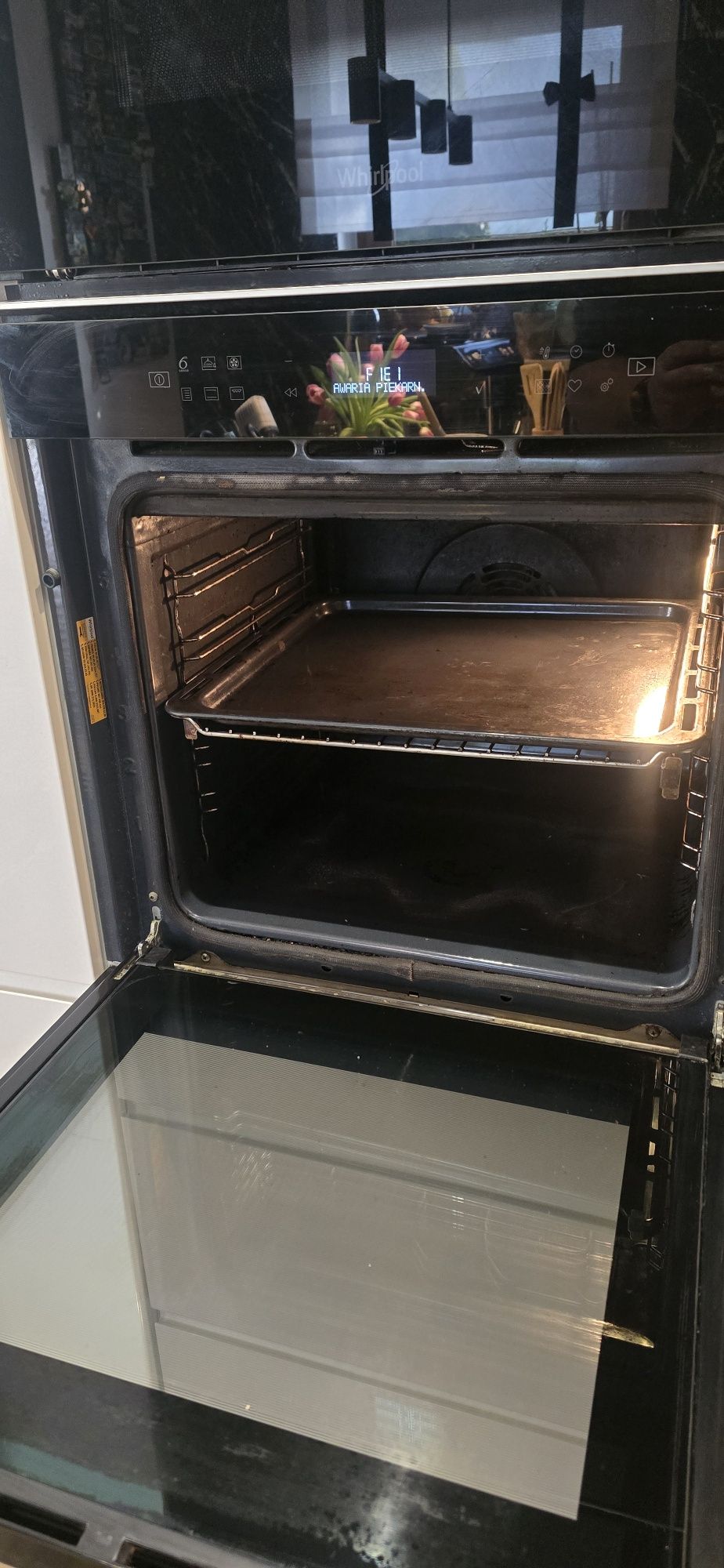 Piekarnik WHIRLPOOL W7OM44S1PBLPiekarnik Whirlpoola W7OM44S1PBL