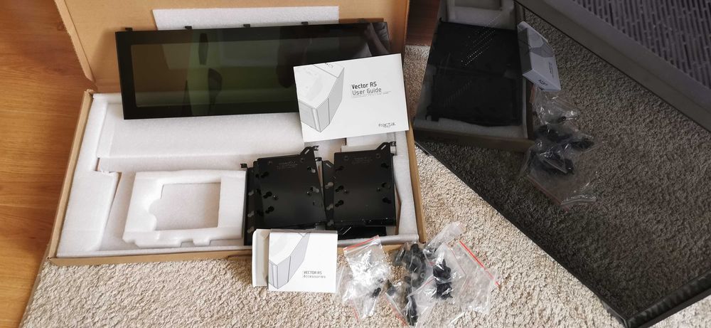 Obudowa Fractal Design Vector RS Blackout Dark TG LED (jak nowa) + fan