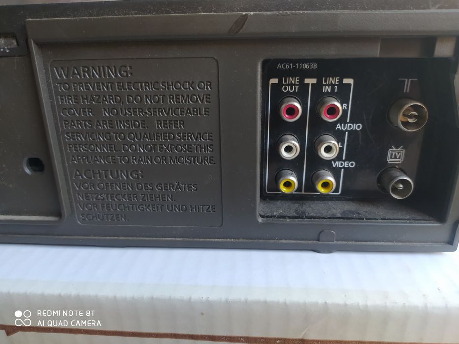 Відеомагнітофон стерео Hi Fi