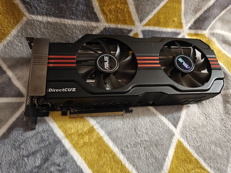 Відеокарта ІГРОВА потужна Asus HD6850 2gb 256bit ШАРА