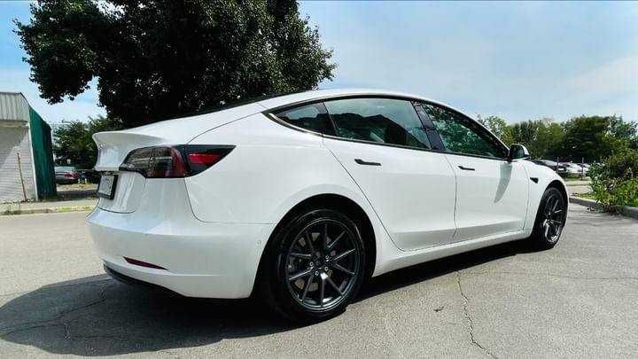 Tesla Model 3 2022