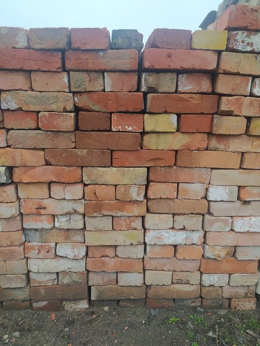 Продам б/у кирпич