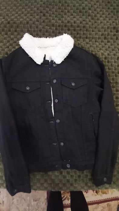 Утеплена джинсова куртка