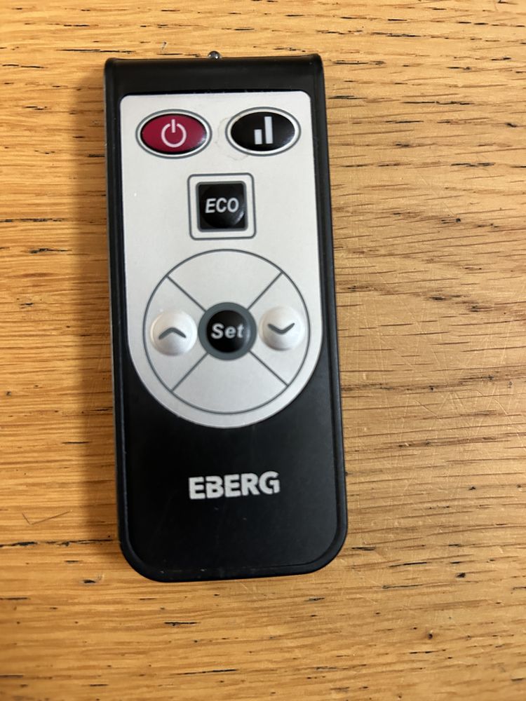 Grzejnik konwektorowy z panelem szklanym EBERG EVI PRO