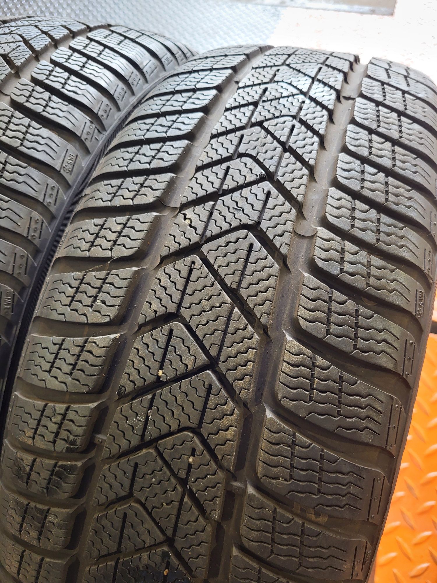 4szt 225/45/18 Pirelli 7-7.5mm dot2119r