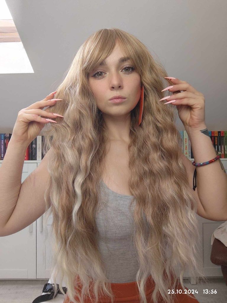 Piękna gęsta długa blond peruka z grzywką fale WIG refleksy