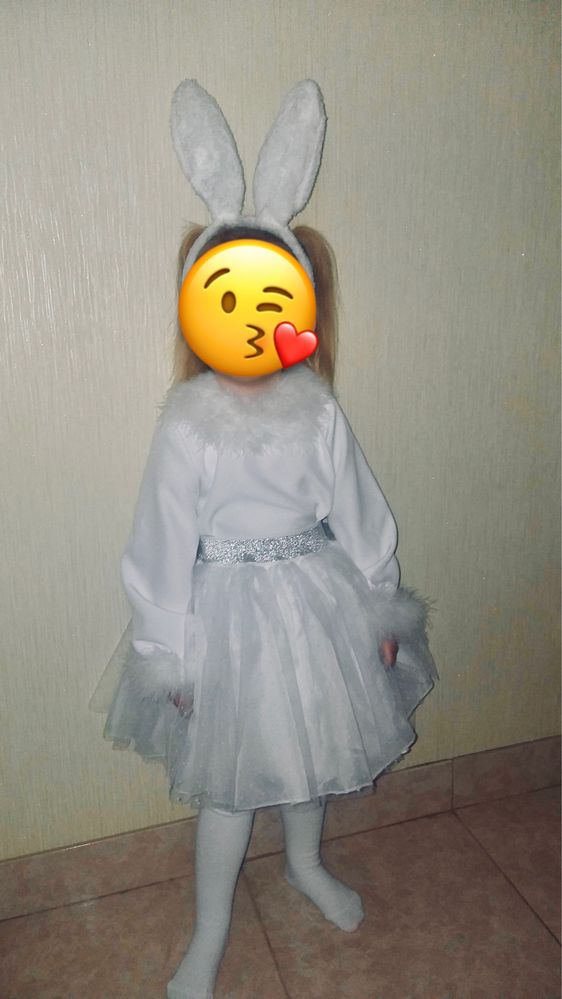 Костюм зайчика для дівчинки