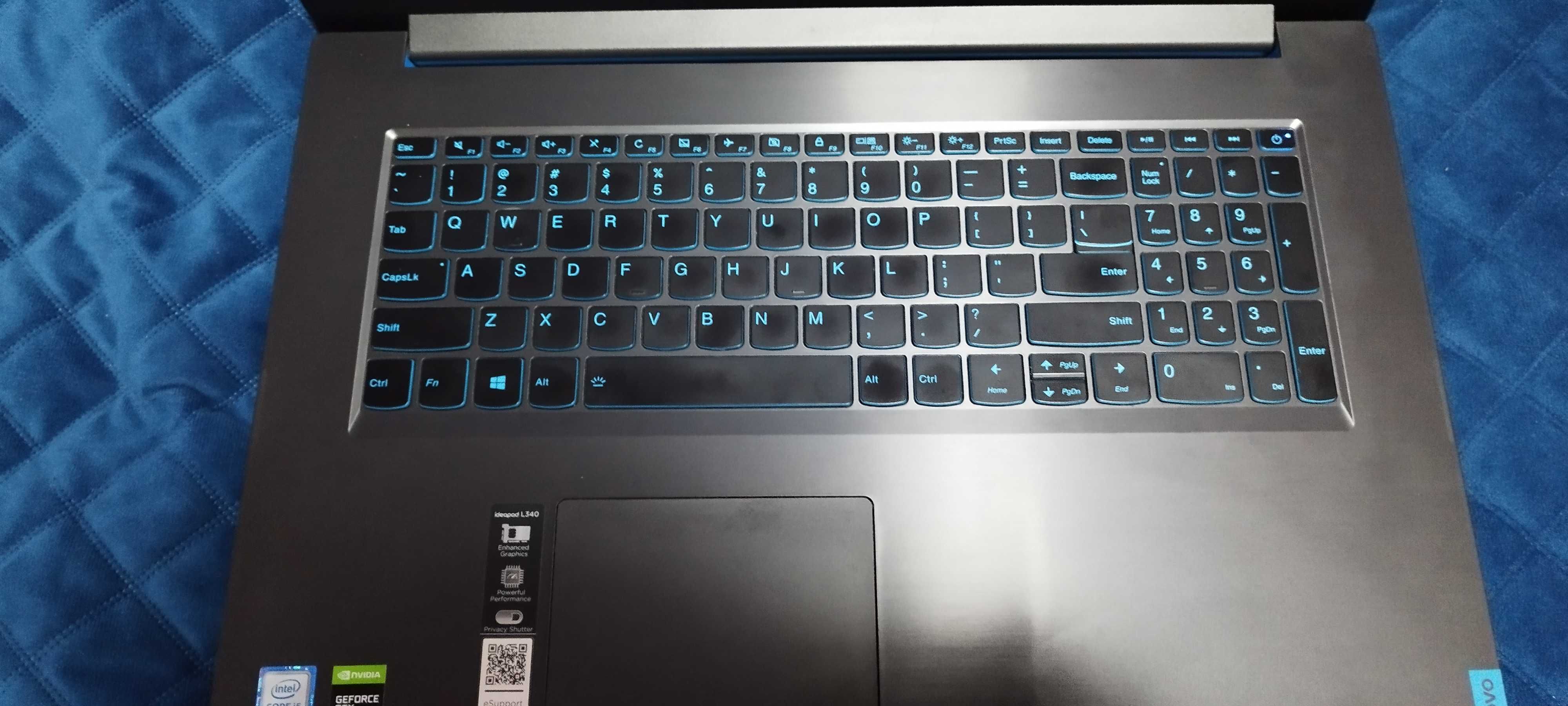 Laptop Lenovo  ekran 17