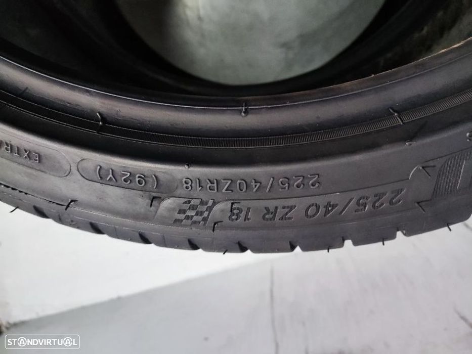 2 pneus semi novos 225-40r18 michelin - oferta dos portes