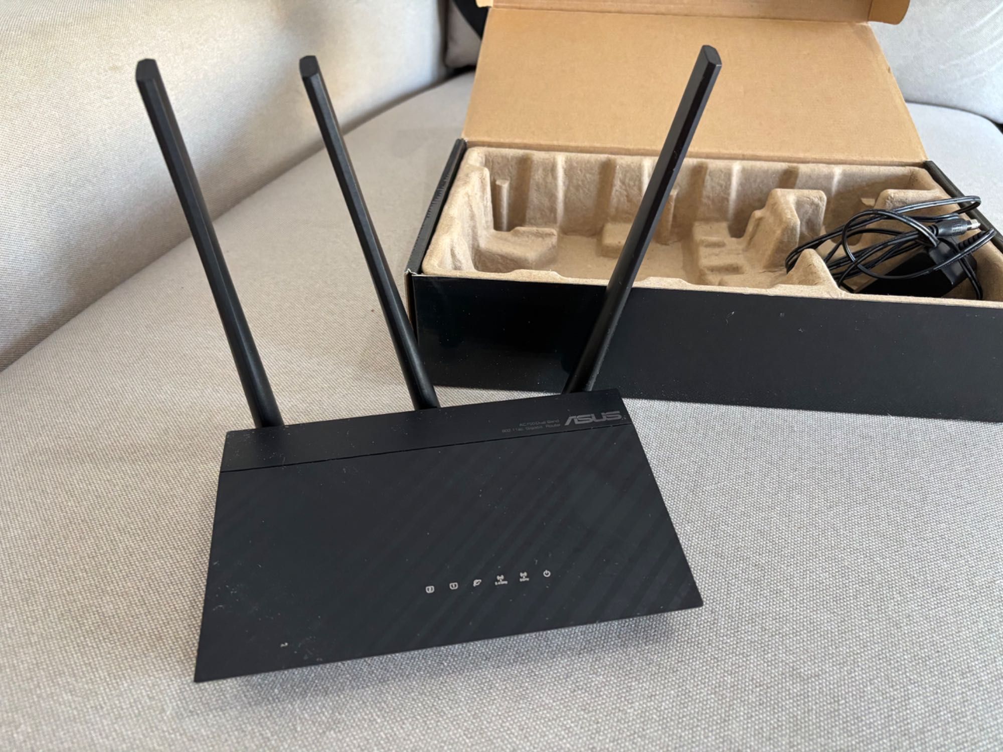 Router Asus RT-AC53