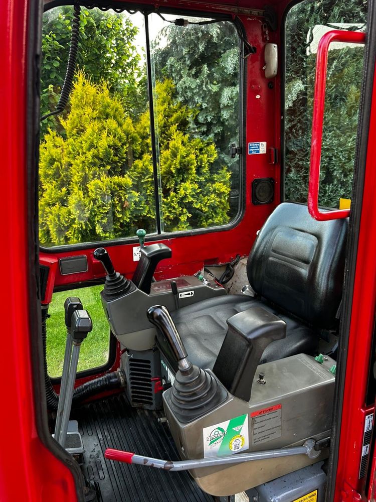 Mini koparka Takeuchi tb016