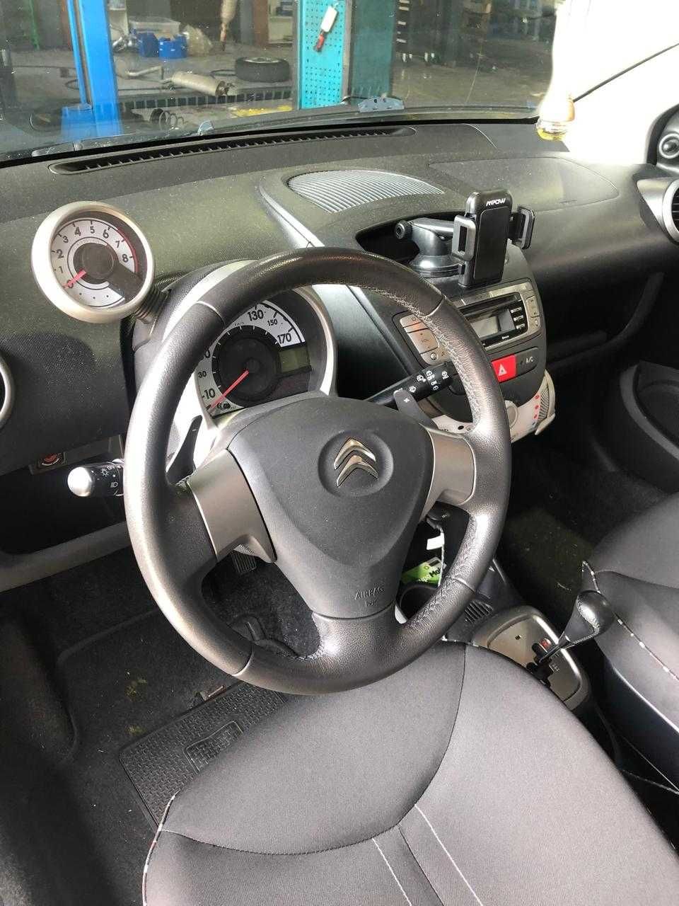Citroen C1 - ano 2014, automático, ar condicionado, vidros elétricos.
