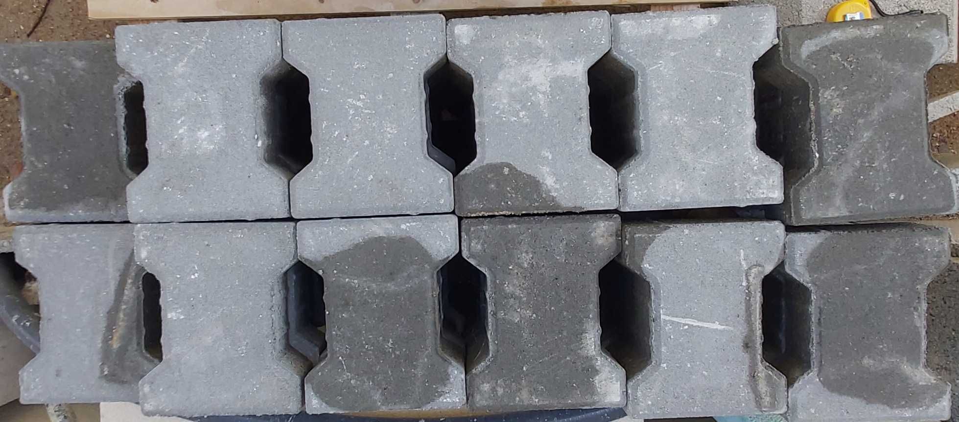 Pavé cimento novo - sobras de obra