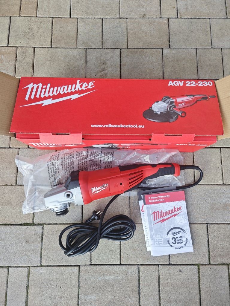 Szlifierka kątowa  Milwaukee 2200W