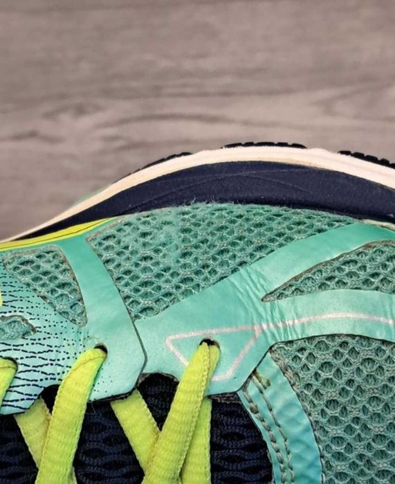 Оригінальні кросівки Asics Gel-Cumulus 17