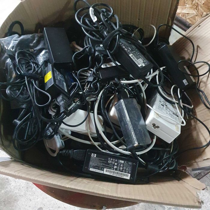 Vendo.todo para desocupar,desde monitores a cabos placas graficas etc