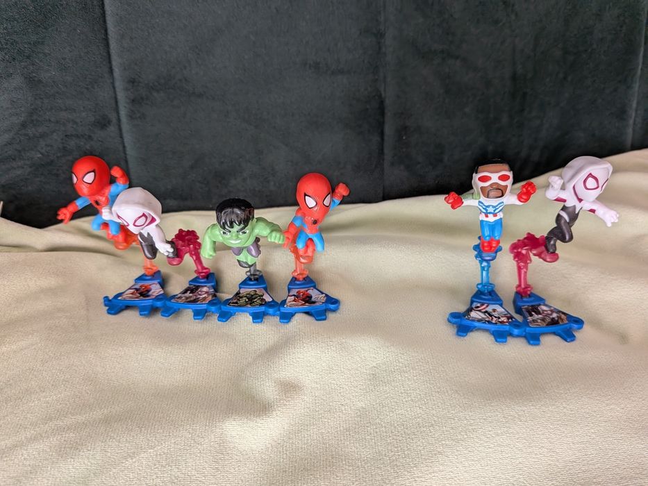 Figurki marvel Kinder niespodzianka Spiderman, Hulk, kapitan Ameryka