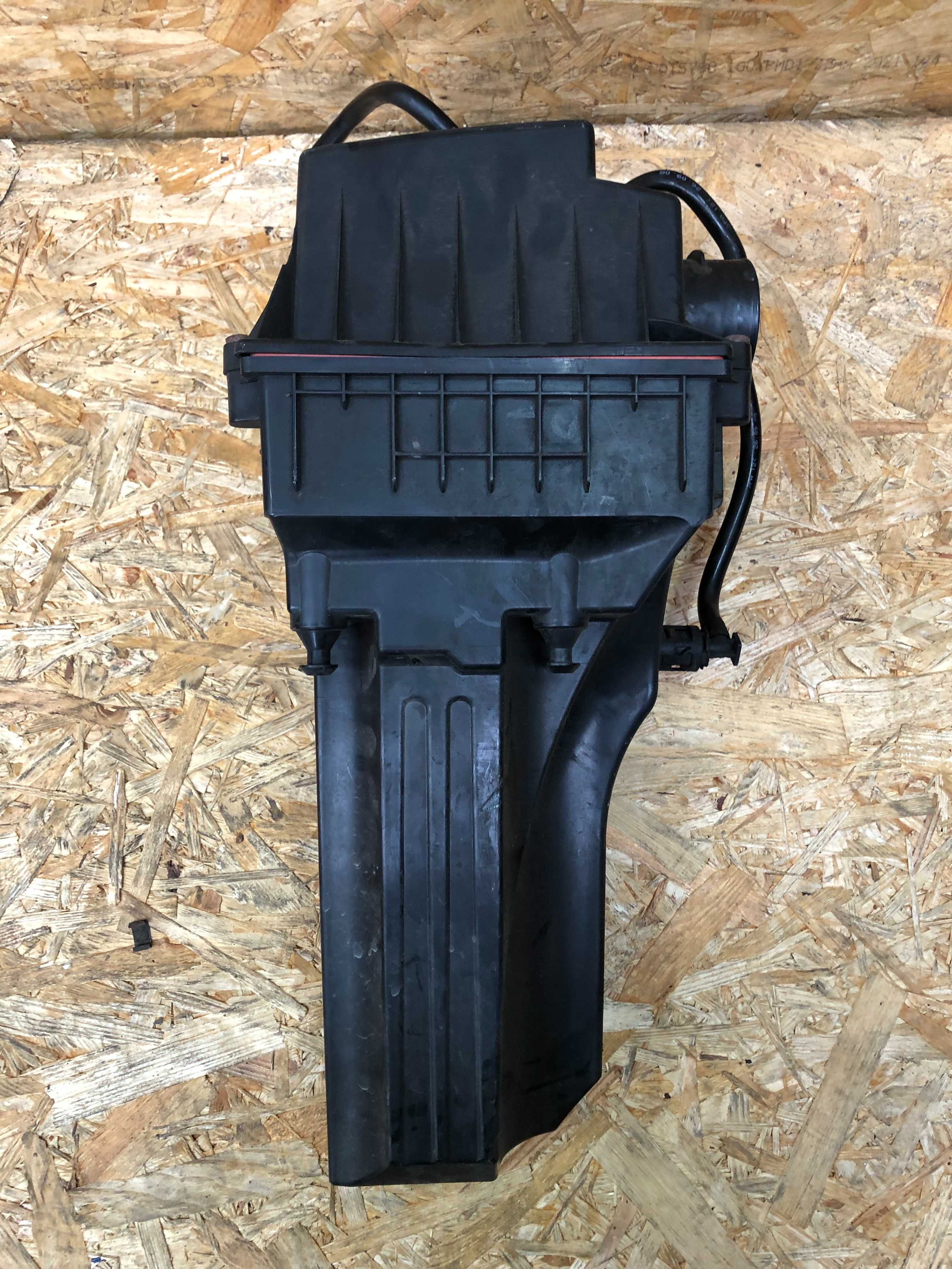 Obudowa filtra powietrza Ford Fiesta Mk7