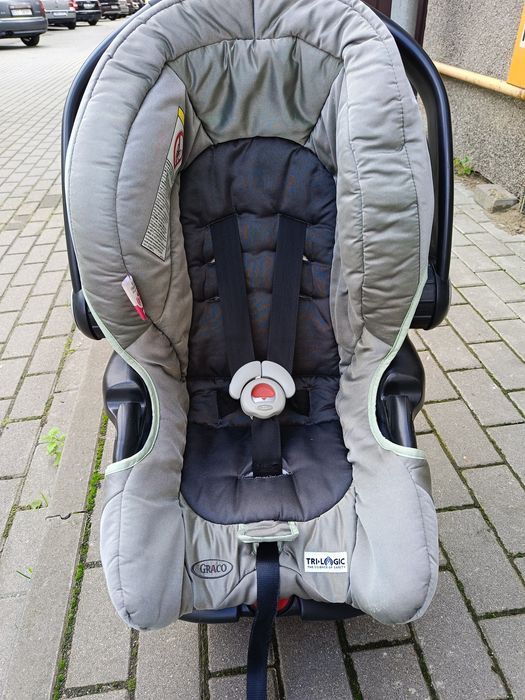 Fotelik samochodowy Graco z bazą