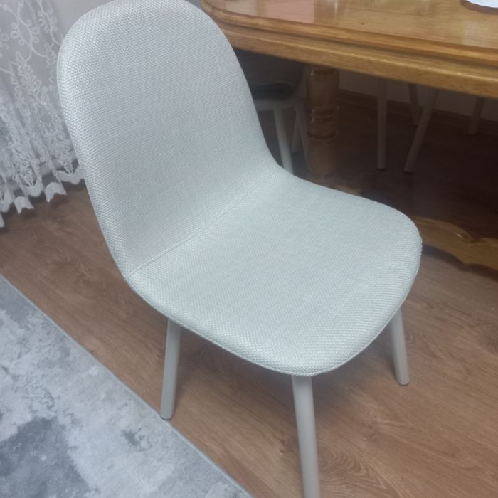 Продам  стільці нові