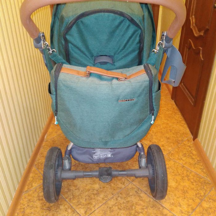 Каляска2в1..Має маскітну сітку.дощовик