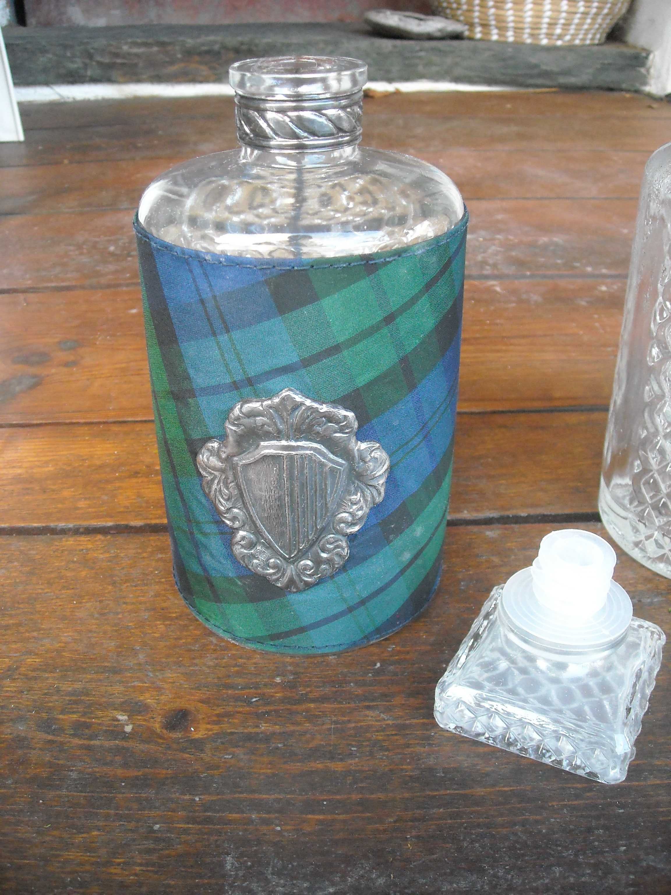 Garrafa licor vidro lapidado bebida espirituosa whisky antiga vintage
