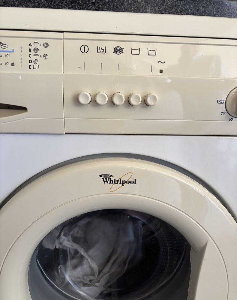 Maquina de lavar roupa Whirlpool