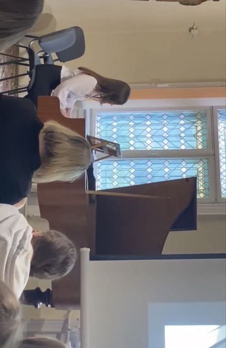 Викладач вокалу і фортепіано