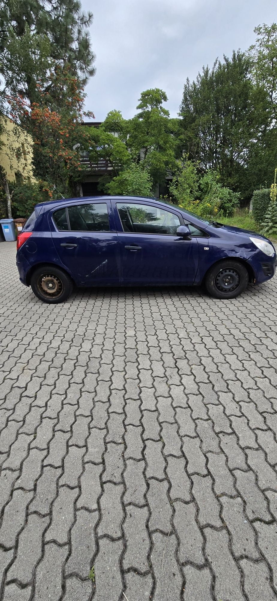 Opel corsa 1.2 benzyna  2012 rok