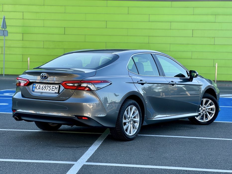 Toyota Camry Elegance+ Hybrid