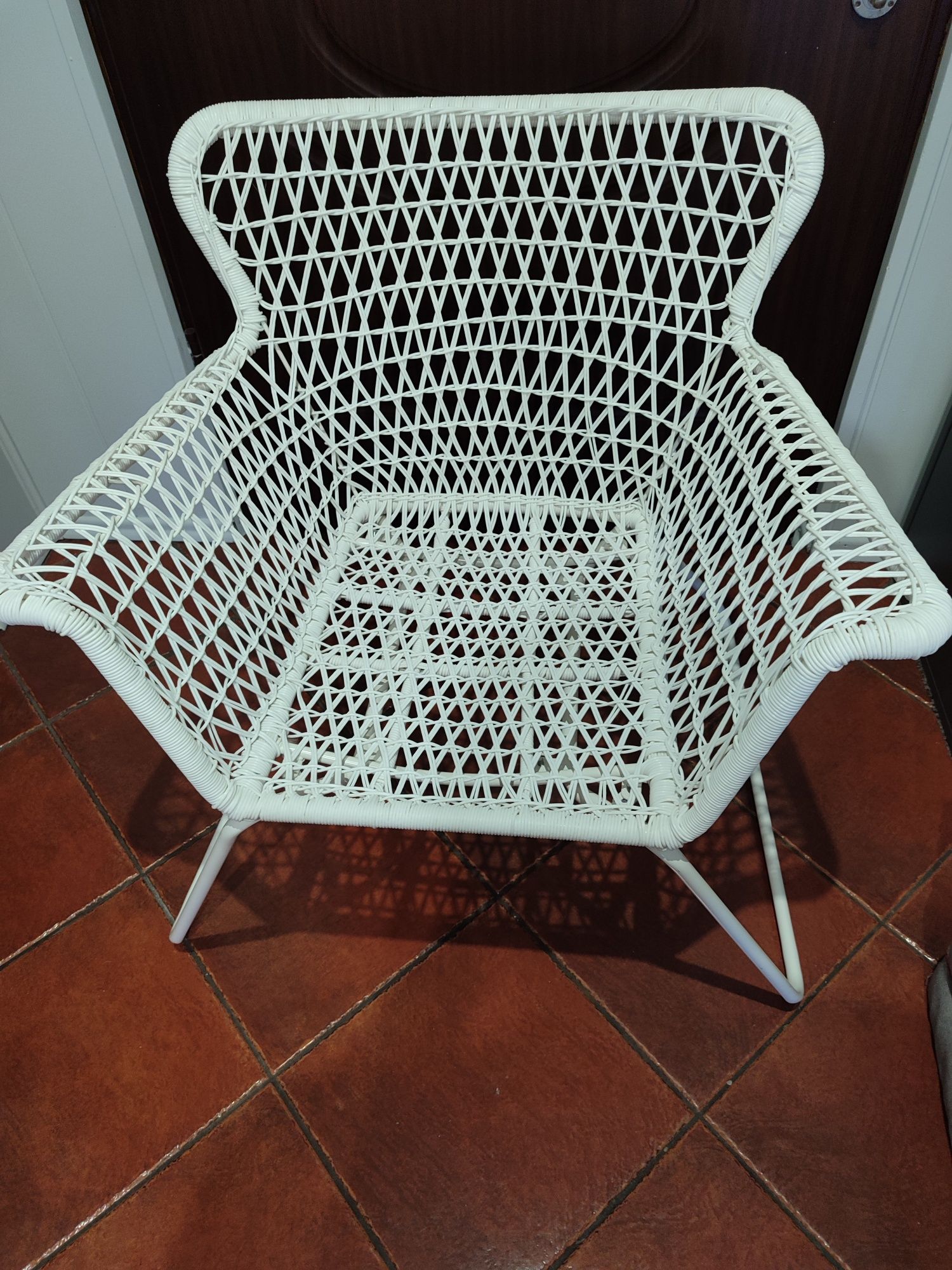 Krzesło z technorattanu białe