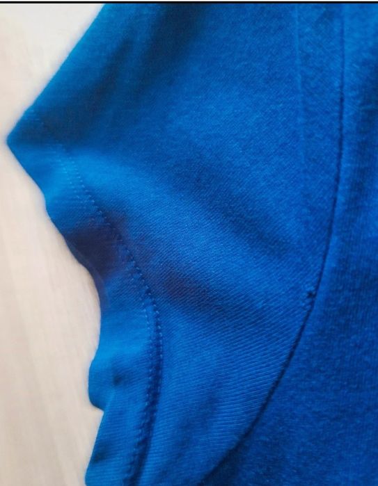 Sukienka z dekoltem firma Esprit